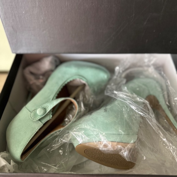 JustFab Platform Mary Jane Baby Doll Heels in Mint ( Perfect for Halloween ) - Picture 13 of 14